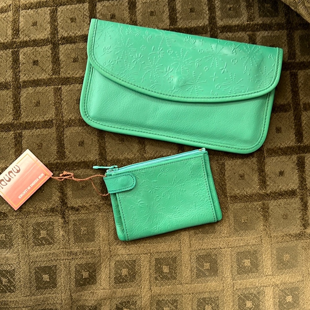 Mundi Wallet and Key Holder